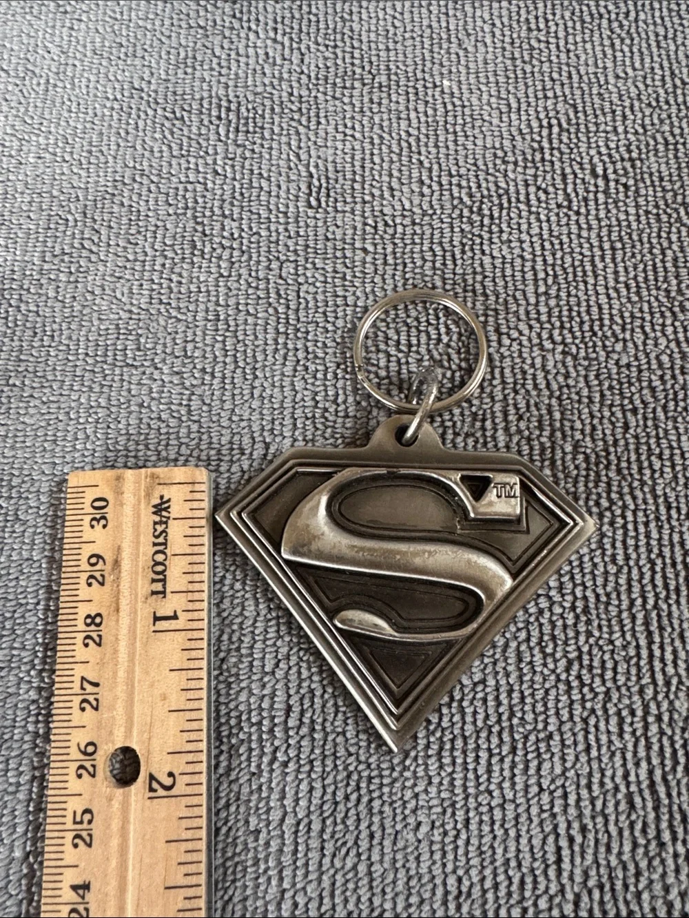 DC Comics Superman Shield Classic Logo  Pewter Metal Key Chain